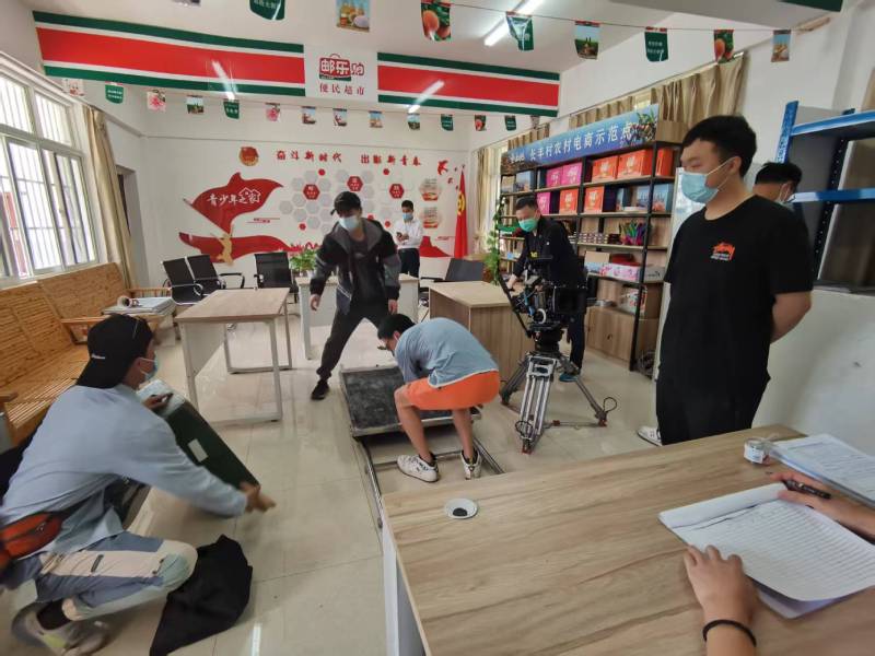 追星女孩心理学分析报告：双滦区广告片拍摄公司揭秘饭圈应援式传播逻辑